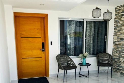 Villa de dos niveles en venta ubicada en el Residencial Primaveral II, Punta Cana (20)