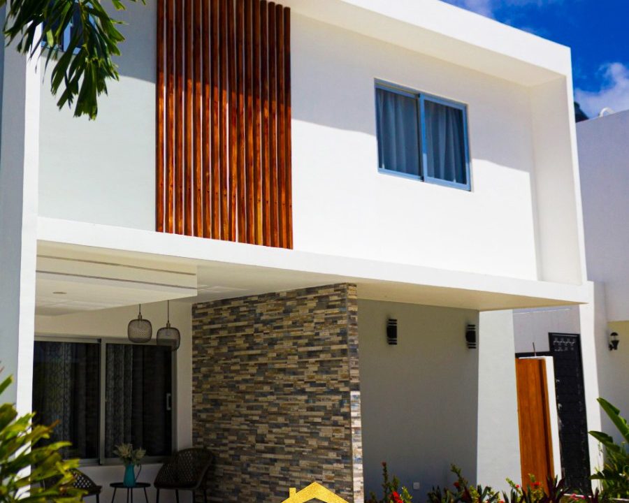 Villa de dos niveles en venta ubicada en el Residencial Primaveral II, Punta Cana (22)