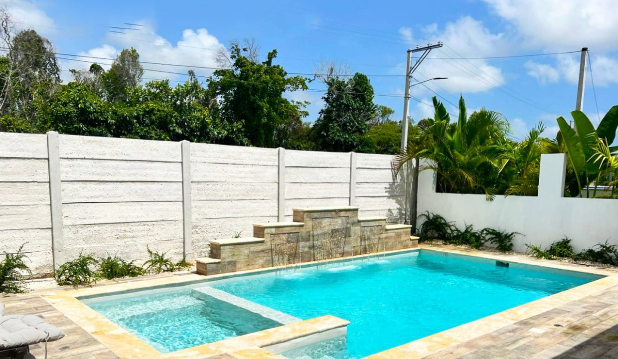 Villa de dos niveles en venta ubicada en el Residencial Primaveral II, Punta Cana (25)