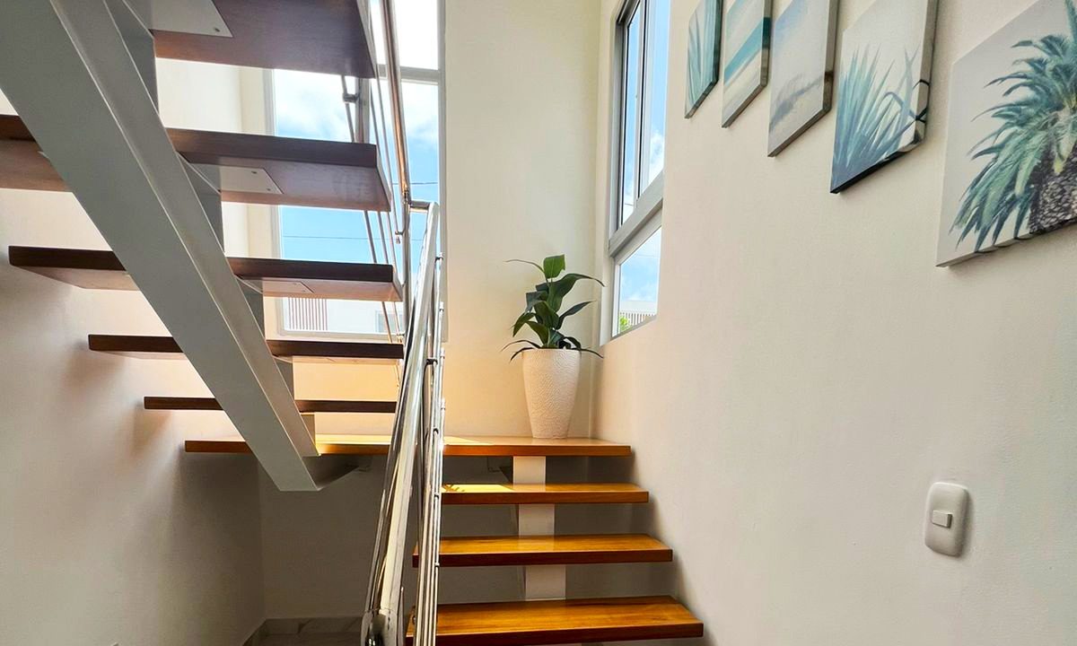 Villa de dos niveles en venta ubicada en el Residencial Primaveral II, Punta Cana (26)