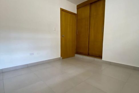 Apartamento de 3 habitaciones en venta de la Aut. San Isidro (14)