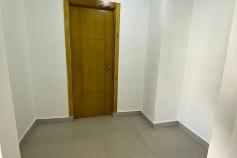 Apartamento de 3 habitaciones en venta de la Aut. San Isidro (8)