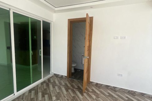 Casa en venta ubicada de 4 habitaciones en prado Oriental (10)