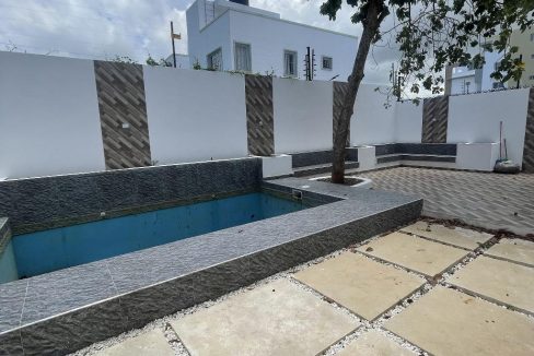 Casa en venta ubicada de 4 habitaciones en prado Oriental (13)