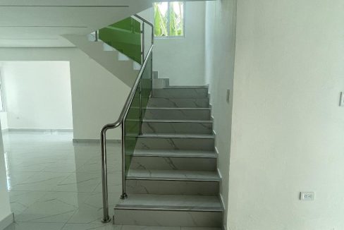 Casa en venta ubicada de 4 habitaciones en prado Oriental (14)
