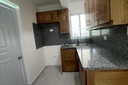 Casa en venta ubicada de 4 habitaciones en prado Oriental (15)