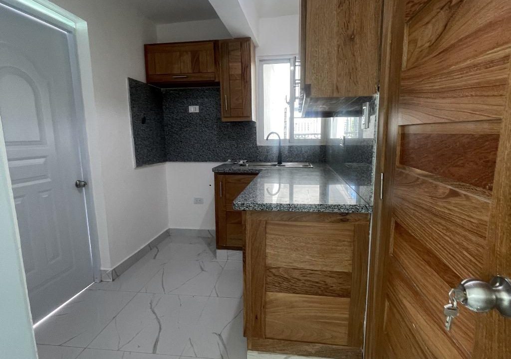 Casa en venta ubicada de 4 habitaciones en prado Oriental (16)