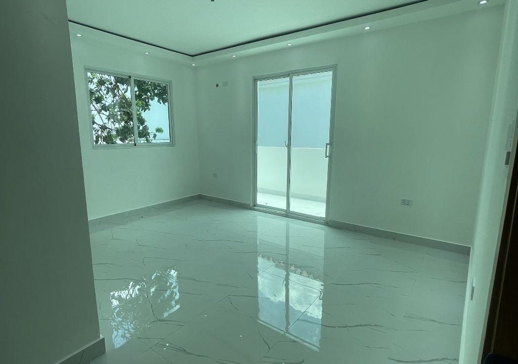 Casa en venta ubicada de 4 habitaciones en prado Oriental (19)
