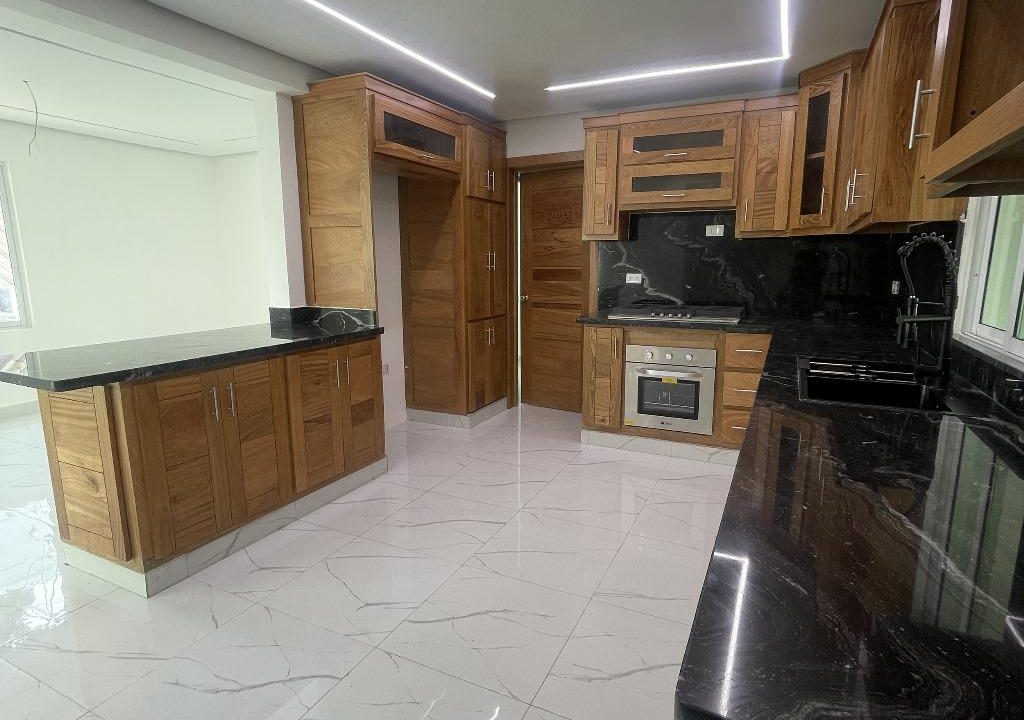 Casa en venta ubicada de 4 habitaciones en prado Oriental (23)