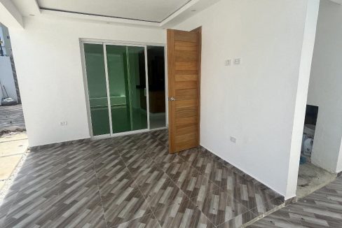 Casa en venta ubicada de 4 habitaciones en prado Oriental (25)