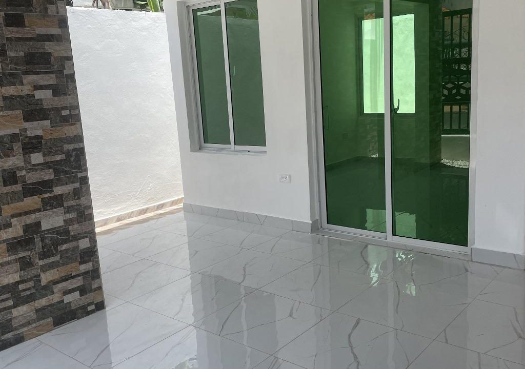 Casa en venta ubicada de 4 habitaciones en prado Oriental (3)