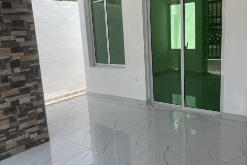 Casa en venta ubicada de 4 habitaciones en prado Oriental (3)