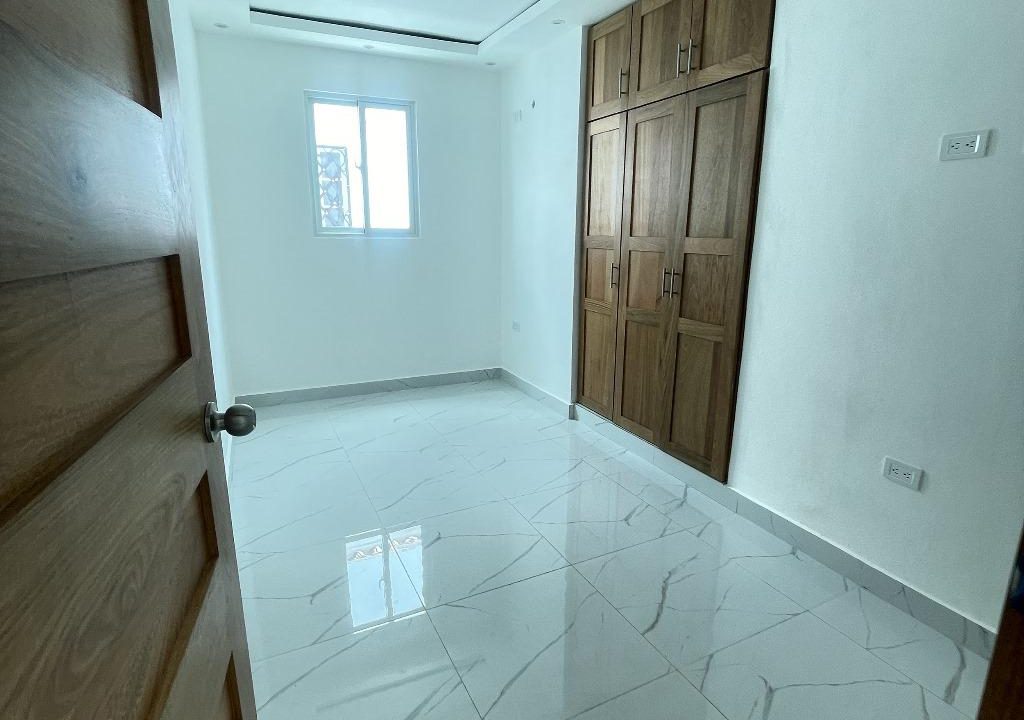Casa en venta ubicada de 4 habitaciones en prado Oriental (31)