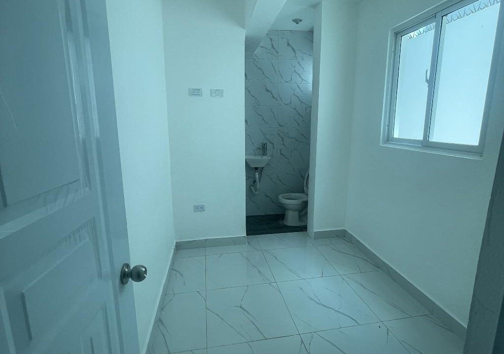 Casa en venta ubicada de 4 habitaciones en prado Oriental (32)