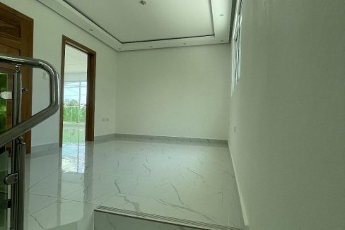 Casa en venta ubicada de 4 habitaciones en prado Oriental (6)