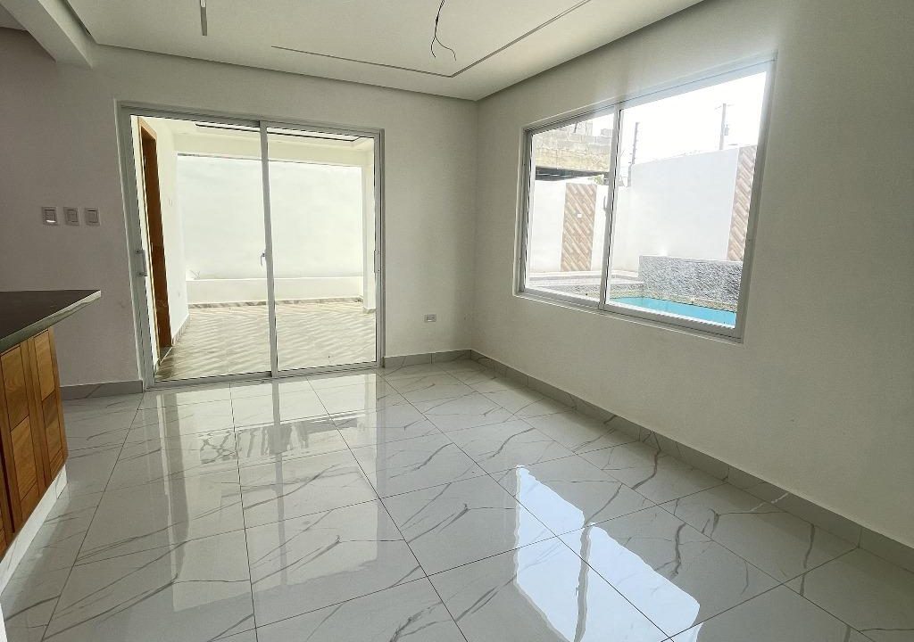 Casa en venta ubicada de 4 habitaciones en prado Oriental (9)