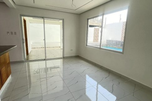 Casa en venta ubicada de 4 habitaciones en prado Oriental (9)