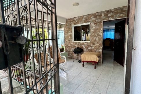 Casa en venta de 3 habitaciones Lucerna (25)