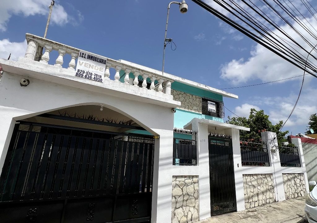 Casa en venta de 3 habitaciones Lucerna (7)